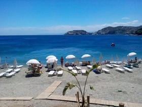 Evita Beach Apartments