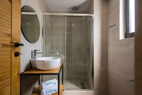 Irida Hotel
