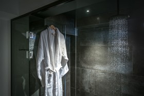 Irida Hotel