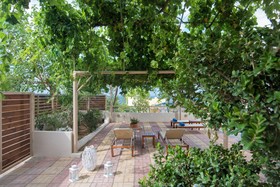 Irida Hotel