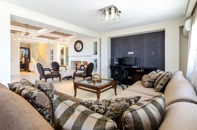 Med Luxury Villa