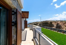 Med Luxury Villa