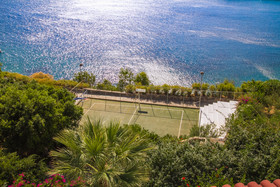 Peninsula Resort & Spa
