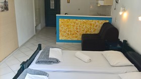 Renia Hotel