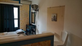 Renia Hotel