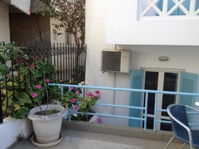 Renia Hotel