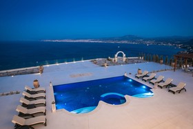 Wine Dark Sea Villa Santorini
