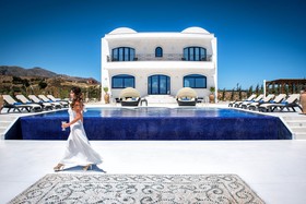 Wine Dark Sea Villa Santorini