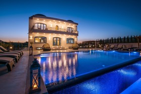 Wine Dark Sea Villa Santorini