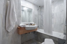 Alantha Apartments