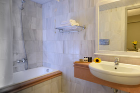 Alantha Apartments