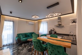 Lazar Lux Apartments