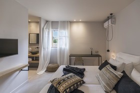 Minos Beach art Hotel