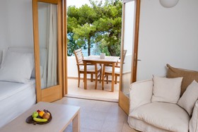 Minos Beach art Hotel