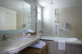 Minos Palace Hotel & Suites