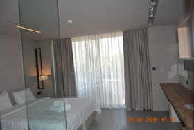 Icarus Hotel