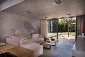Icarus Hotel