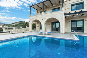 Luxury Villa in Kera