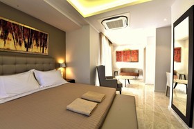 Alexander Suites