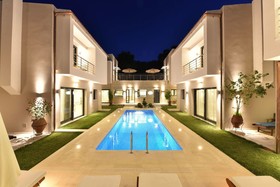 Alexander Suites