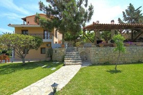 Karteros Hotel