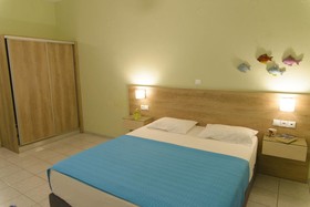 Creta Aptera Beach