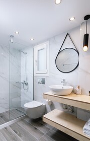 Ermis Luxury Suites & Apartments