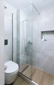 Ermis Luxury Suites & Apartments
