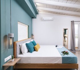 Ermis Luxury Suites & Apartments