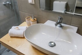Ermis Luxury Suites & Apartments