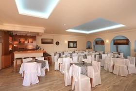Anthoula Village Hotel