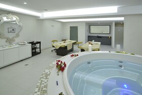Insula Alba Sea Side Resort & Spa