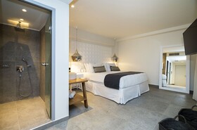 Insula Alba Sea Side Resort & Spa
