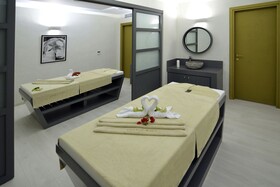 Insula Alba Sea Side Resort & Spa