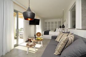 Insula Alba Sea Side Resort & Spa