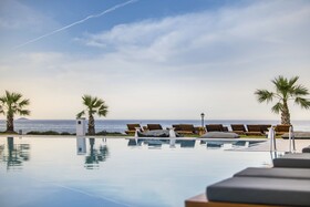 Insula Alba Sea Side Resort & Spa