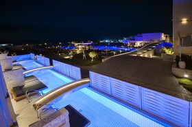 Insula Alba Sea Side Resort & Spa