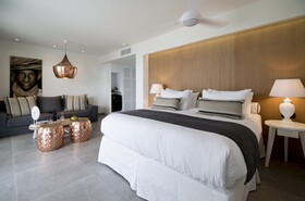 Insula Alba Sea Side Resort & Spa