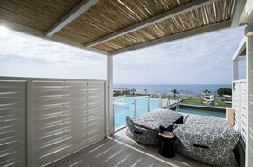 Insula Alba Sea Side Resort & Spa