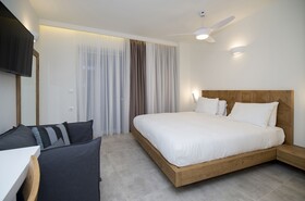 Insula Alba Sea Side Resort & Spa