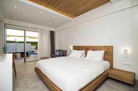 Insula Alba Sea Side Resort & Spa