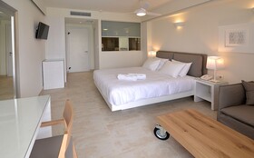 Insula Alba Sea Side Resort & Spa