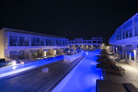 Insula Alba Sea Side Resort & Spa
