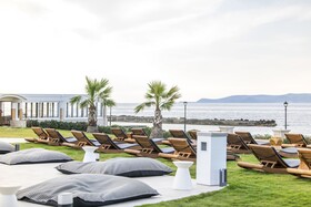 Insula Alba Sea Side Resort & Spa