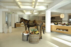 Insula Alba Sea Side Resort & Spa