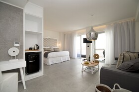 Insula Alba Sea Side Resort & Spa