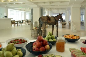 Insula Alba Sea Side Resort & Spa
