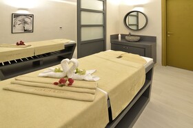 Insula Alba Sea Side Resort & Spa