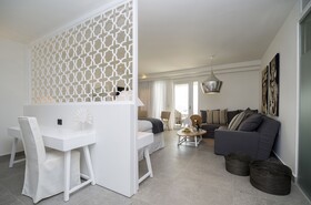 Insula Alba Sea Side Resort & Spa