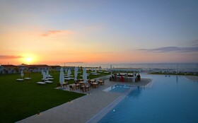 Insula Alba Sea Side Resort & Spa